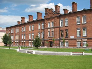 Zabytkowy zespół pokoszarowy z końca XIX wieku